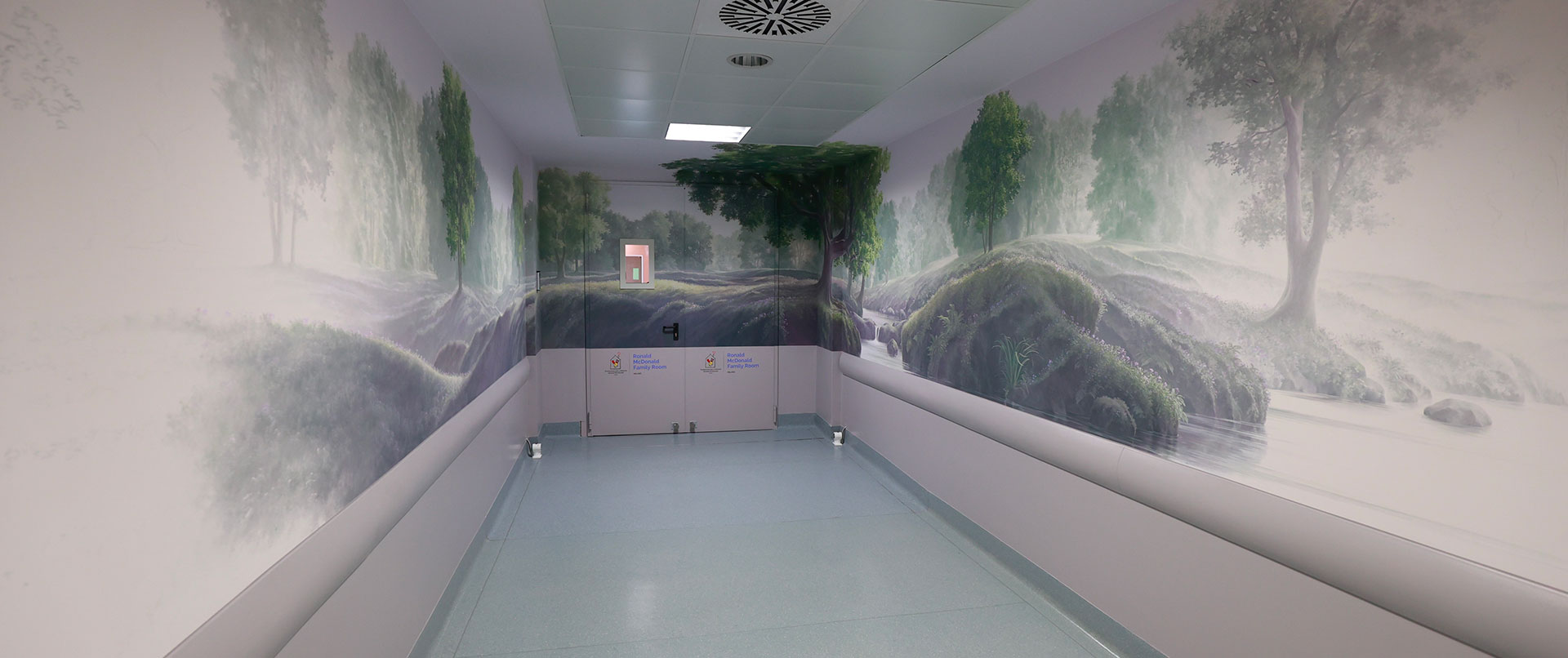 Salotto con libreria