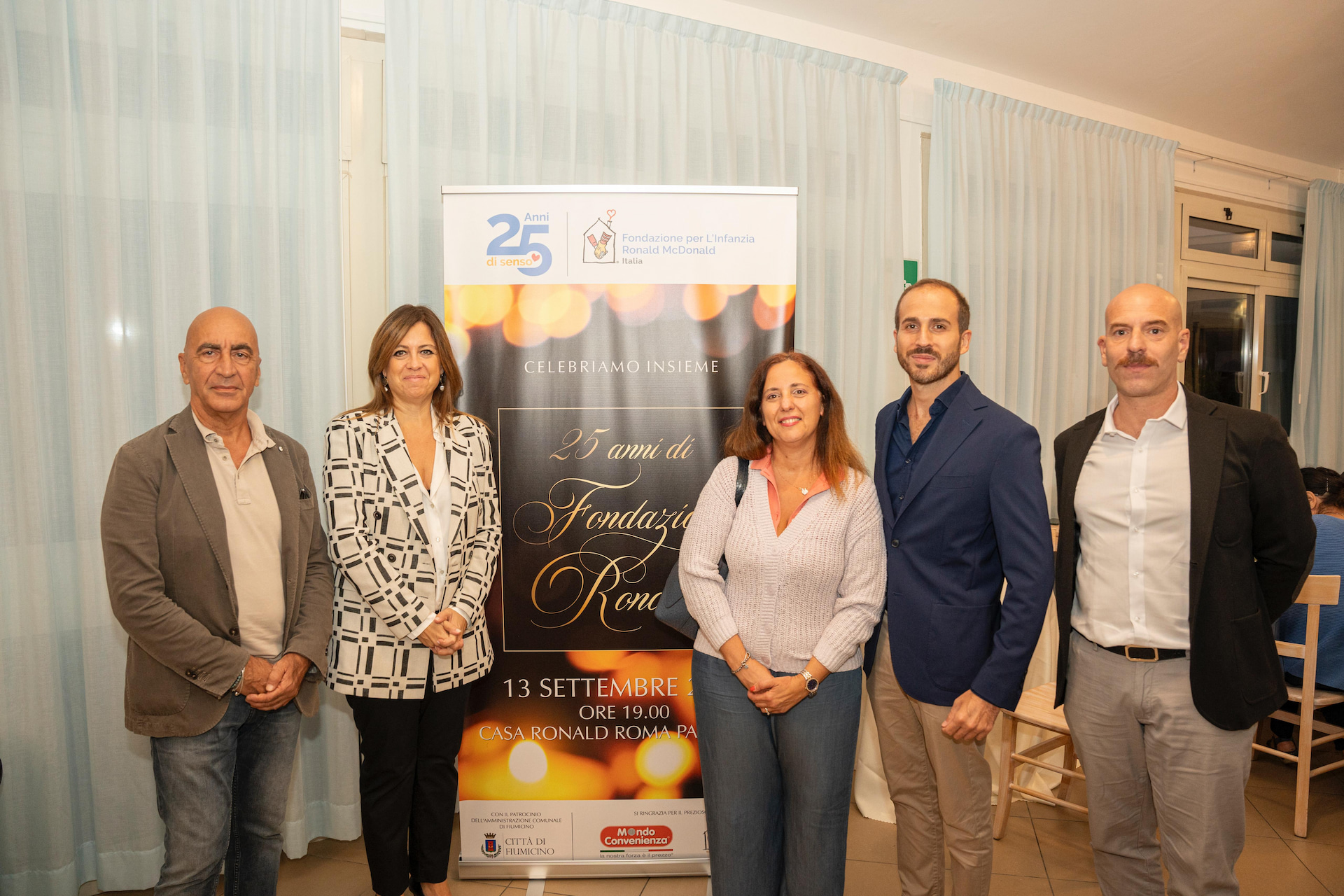 A Casa Ronald Palidoro musica sulla riva del mare